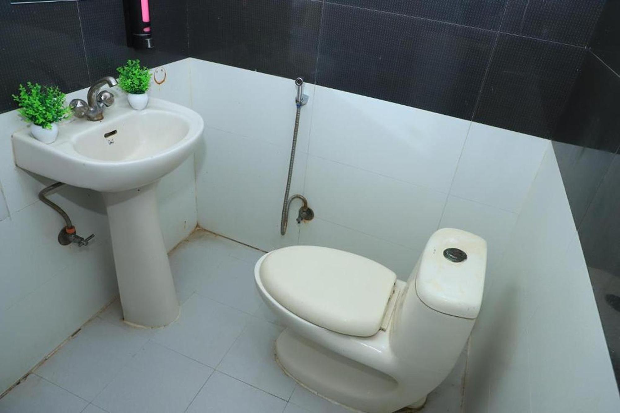 نيودلهي Hotel Global Inn By Quality Inn المظهر الخارجي الصورة